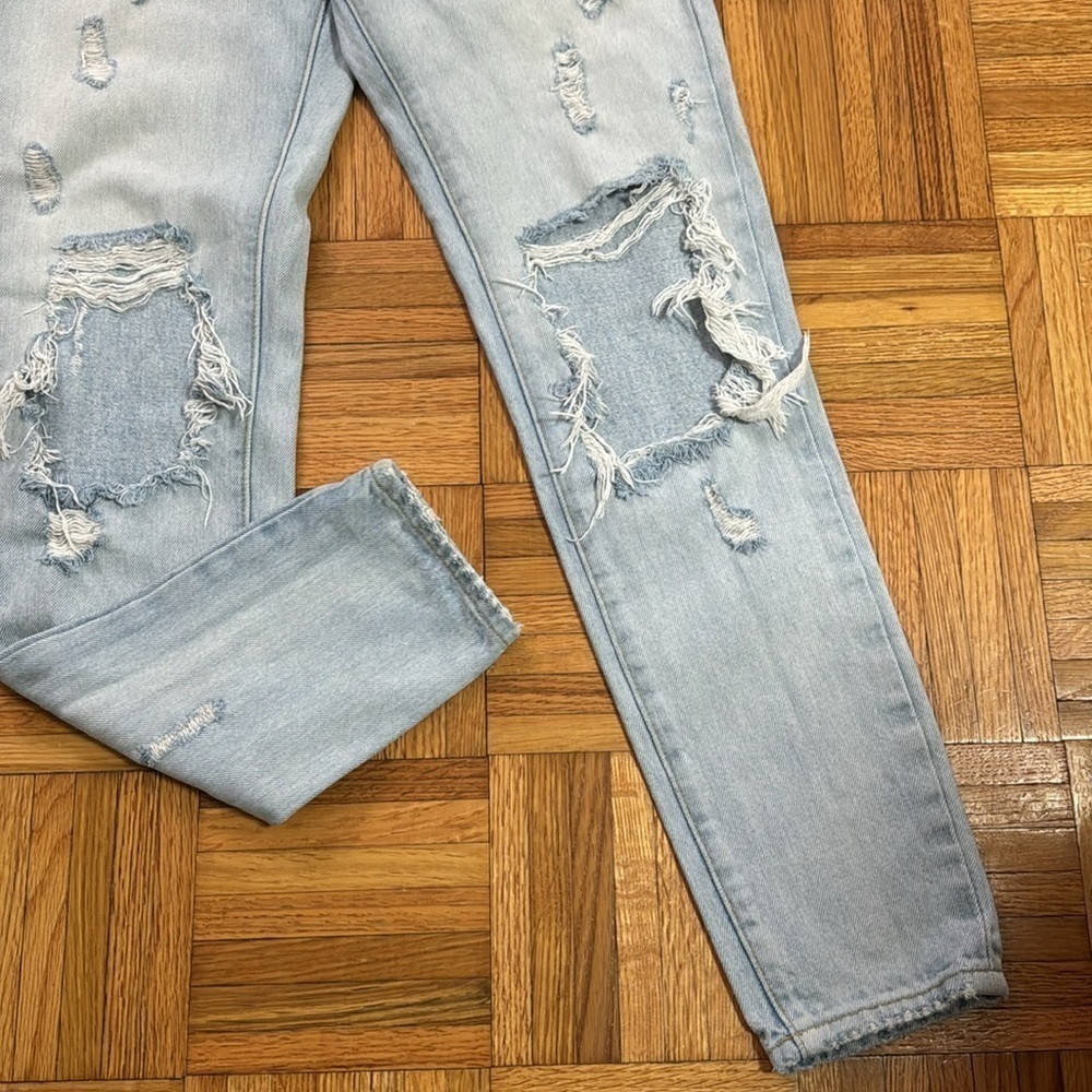 Carmar women's light wash denim jeans extra distressed size 25 - Picture 2 of 5